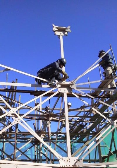 屋上広告塔の解体・撤去工事