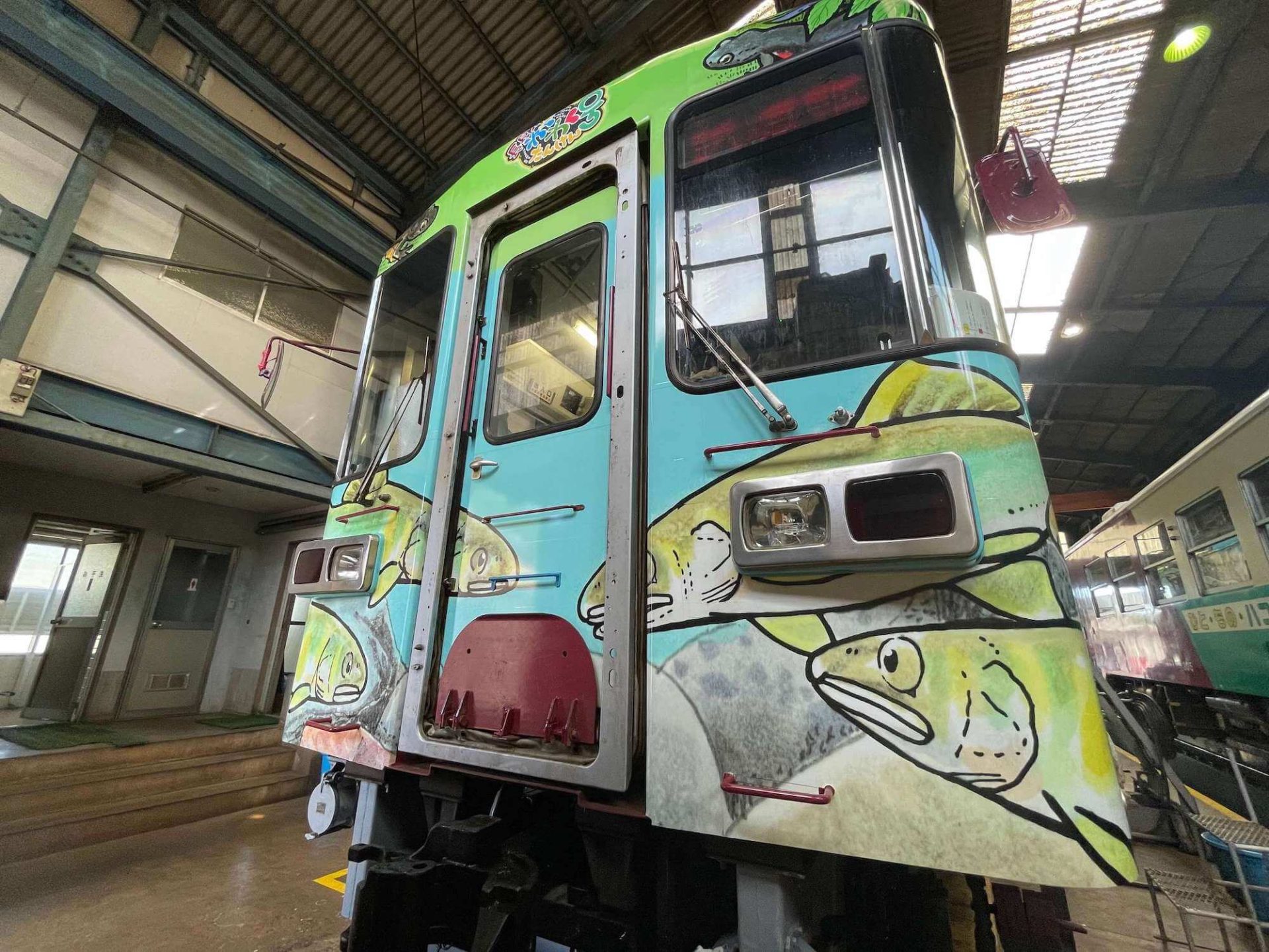 ラッピング列車　長良川鉄道・わくわくたんけん号　