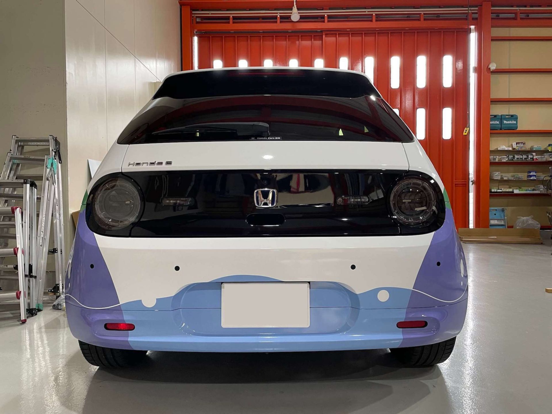 ホンダ様と学生さんがコラボしたカーラッピング